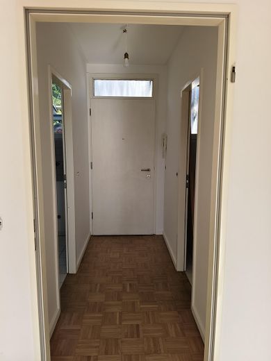 1-room apartment with great west-facing balcony – re. Küche, li Bad