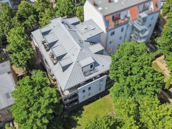 Aufgeteilt, ruhige Lage, gepflegter Zustand, teilweiser Leerstand... – Foto 1