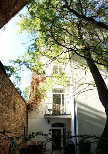 3 Zimmer Wohnung im ruhigen, sonnigen Hinterhaus an der Goethenlage im Vorderen Westen – Balkon 2. OG
