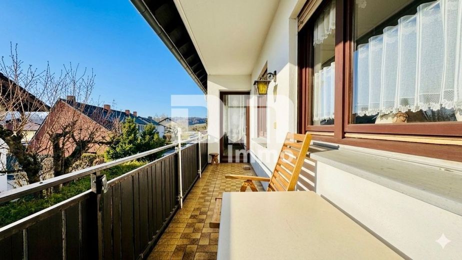Gepflegtes 1 bis 2 Familienhaus in gesuchter Ortsrandlage mit Panoramablick – EG Balkon Panoramablick