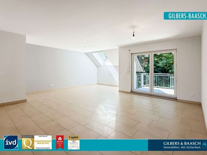 Pluwig: Moderne und energieeffiziente Eigentumswohnung mit Balkon, Garage & eigenem Gartenabschnitt – Foto 1