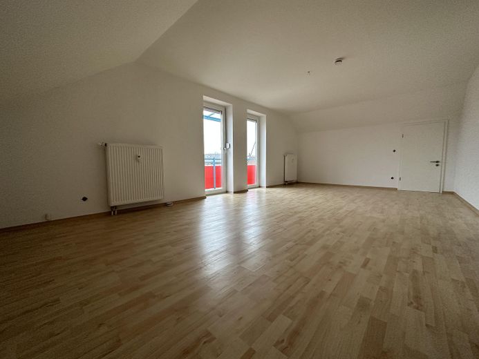 Geschmackvolle 3-Raum-Wohnung mit großem Balkon – Wohnzimmer