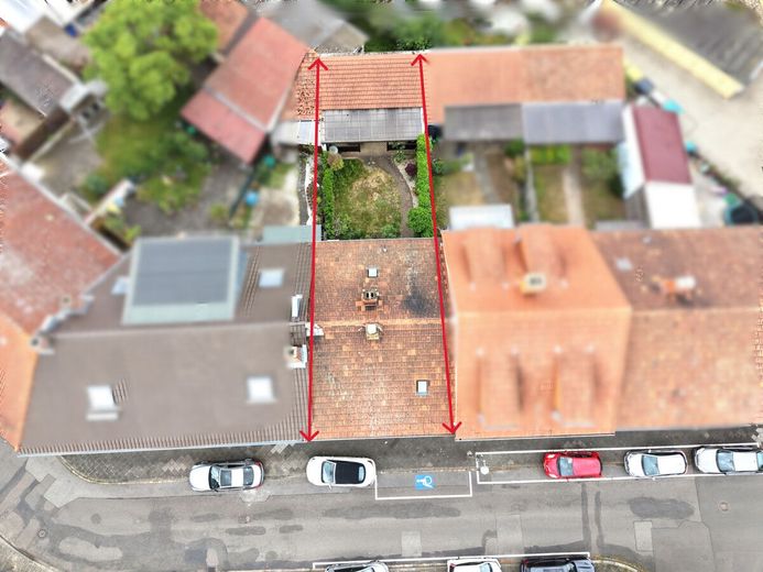 Flexibel nutzbares Dreifamilienhaus mit 3 freien Wohnungen in Mannheim-Sandhofen – Draufsicht