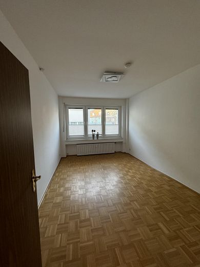 Außergewöhnliche 2,5-Zimmer-Wohnung nahe Uniklinikum – mit Einbauküche, Balkon & Sonnenterrasse – Foto 18