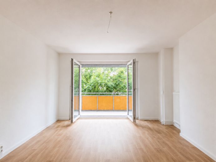 Nachmieter gesucht: Schicke 2-Raum-Wohnung mit Flügeltüren – Foto 1