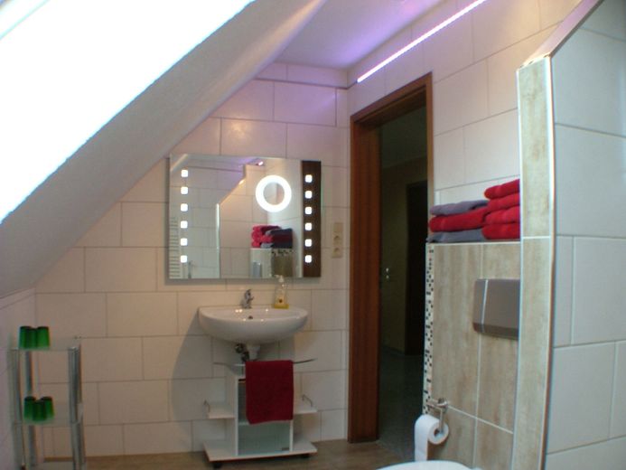 Hotel garni - Kauf oder Pacht ? Ihre Zukunft in der Hotellerie / evt. Altenpflege – Bad in der Wohnung