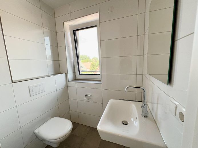 Erstbezug Neubau-Penthousewohnung – Gäste-WC