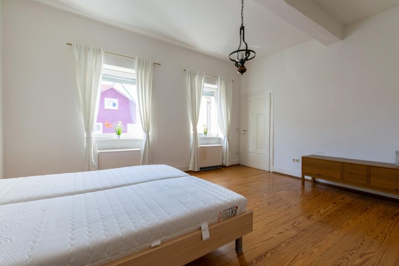 Charmante & geräumige Altbauwohnung im Herzen von Wiesloch – Unschlagbare Innenstadtlage – Zimmer 2