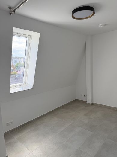 Moderno appartamento di nuova costruzione in posizione tranquilla e centrale a Berlino-Gropiusstadt! – Schlafzimmer