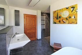 Ein ruhiges Zimmer nur für Frau im Schildow – Bad im EG