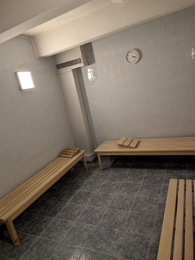 Чарівна 2-кімнатна квартира з лоджією, басейном і сауною — без комісії, від власника – Ruheraum