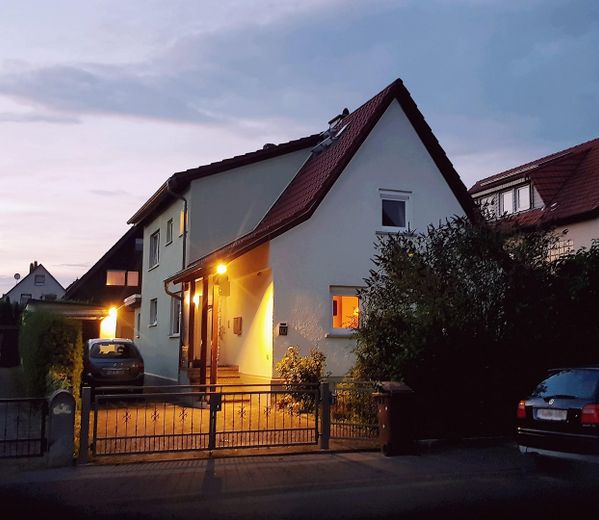 Bad Nauheim şehir merkezinde, çift garajlı müstakil ev – Foto 2