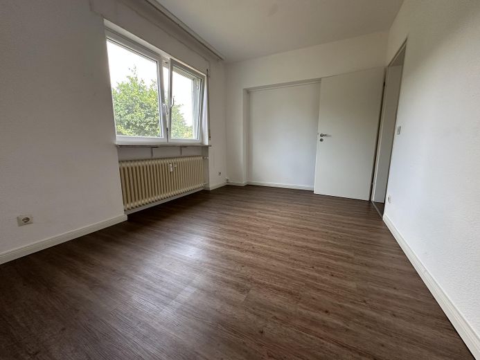 Renovierte Erdgeschoss- und Dachgeschosswohnung mit toller Aussicht zu vermieten – Wohnung Erdgeschoss