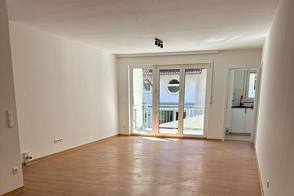 Appartement lumineux de 3 pièces dans un emplacement central – première occupation après rénovation