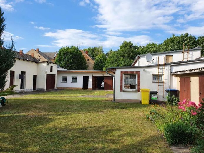 Wohnbungalow mit Anbauten inkl. kleiner Zweitwohnung und viel Nebengelass! – Foto 1