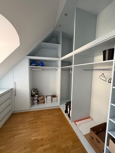 Palacio Kurländer: oficina/despacho de 110 m² con vistas a la Frauenkirche – Einbauschränke & Ablage