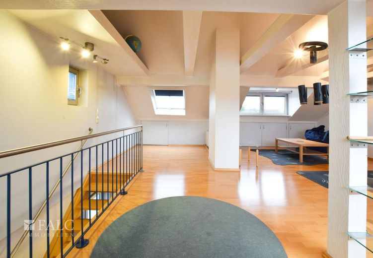 Wohnen und Arbeit auf 300m² Fläche kombinieren! – Dachgeschoss