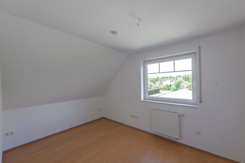 Young semi-detached house with carport in Friedrichsfehn – 2. Schlafzimmer