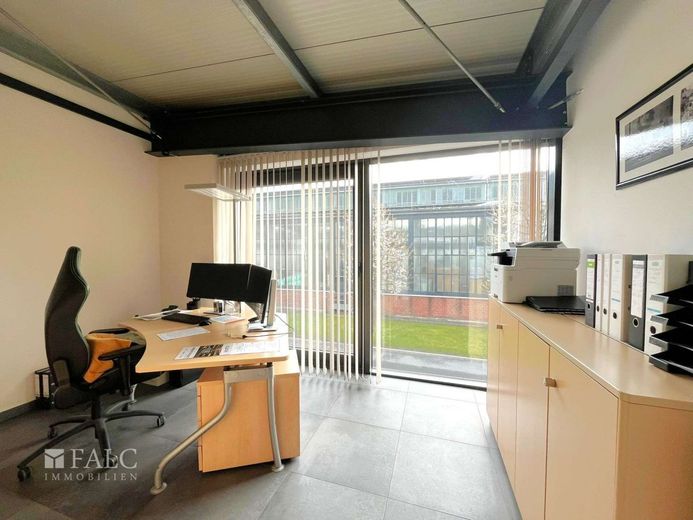 Moderne Gewerbeimmobilie mit vielseitigen Nutzungsmöglichkeiten – Büro 1 OG