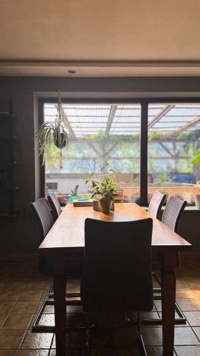 Esstisch, Blick auf Terasse