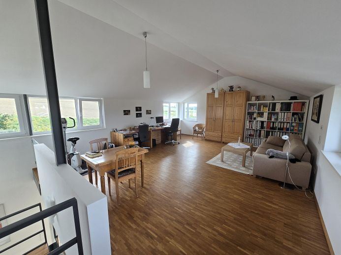 Aydınlık ve huzur verici atmosfere sahip, doğal bahçeli modern mimar evi – Arbeiten - Gast