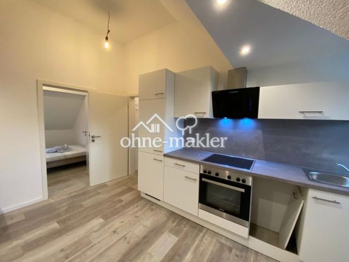 # 2,5-Zimmer # EBK # Tageslichtbad # neu saniert # zentrumsnah #Nordstadt – Foto 1