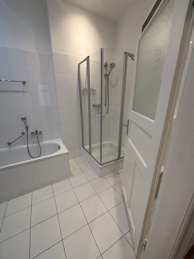 Vicino a Prinzregentenpl., splendido appartamento di 4,5 locali in edificio d’epoca ad Alt-Bogenhausen + cucina abitabile, zona pranzo e balcone! – Foto 8