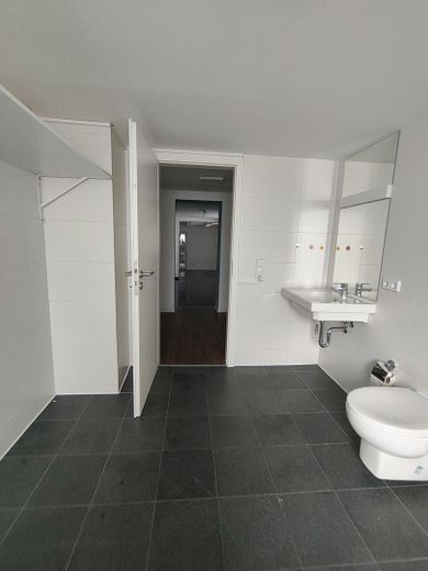 Badezimmer Blick zur Tür