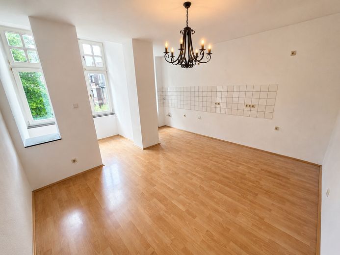 Freshly renovated 3-room period apartment – Wohnküche