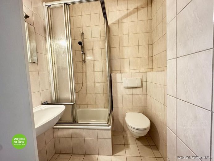 Bezaubernde Maisonette Wohnung mit Traumbalkon – Bad OG
