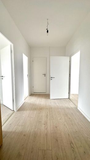 4 Zimmer auf 67 m² in Weimar-Schöndorf – Flur