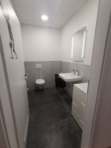 Bürofläche in verkehrsgünstiger Lage im EG – WC