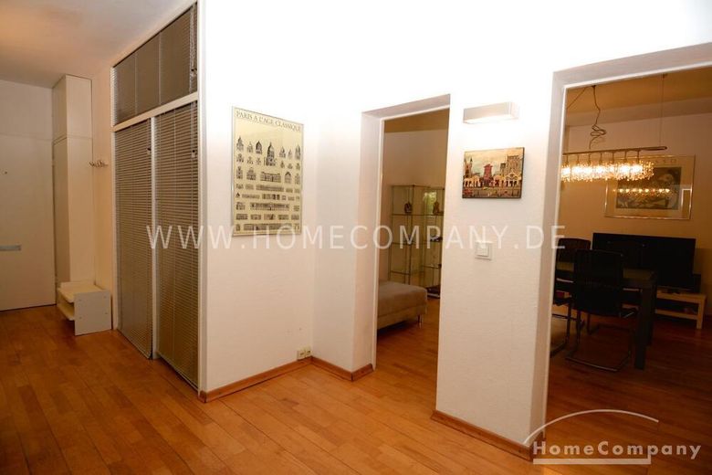 Helle und stilvoll möblierte Wohnung mit großem Balkon und Gartenblick – 4b1f03694b094443e15c91b905aa050aa4b2b8c7.jpg