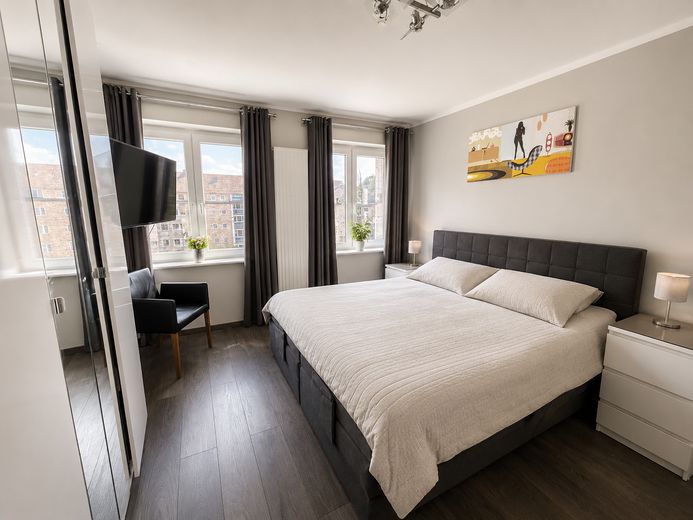 „Południowomiejski klimat nad jeziorem Maschsee”, Twoja lokalizacja determinuje Twoje życie! – Schlafzimmer