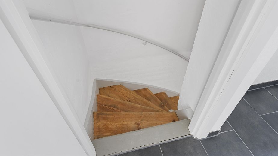 Ingolstadt-Nord’da bahçeli, tamamen yenilenmiş sıra evin köşe evi – Kellertreppe