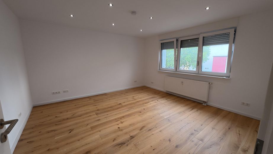 ++TOP komplett neu renovierte 2 ZKB++neue Einbauküche++Balkon++Parkett – Foto 19