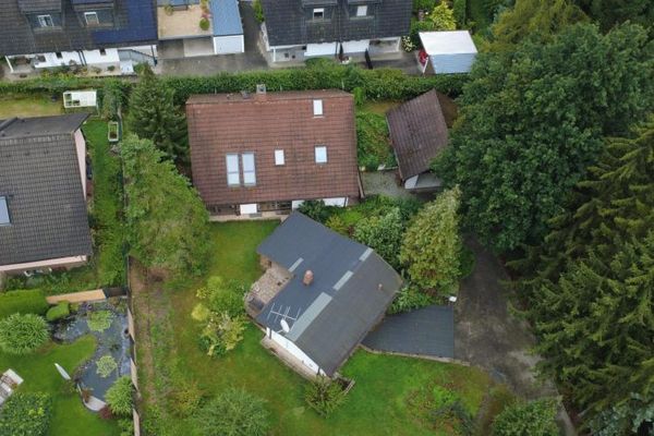 + + + Exklusives LUX-Einfamilienhaus in einer der besten Lagen Zwickaus + + +