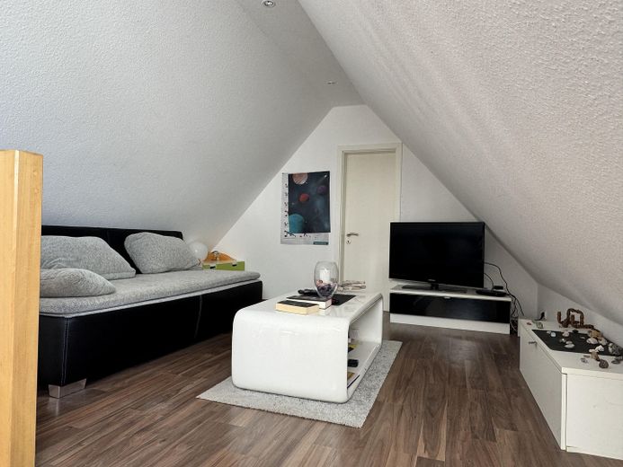 modernisiertes Ein-/Zweifamilienhaus mit Feldblick - PROVISIONSFREI – Ausbau DG