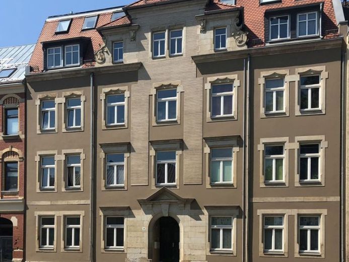 Richtig schicke 2-Zimmer-Dachgeschosswohnung mit sonnigem Balkon und Einbauküche! – Foto 1