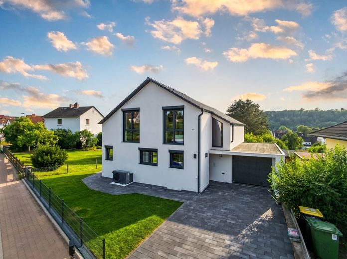 Luxus-EFH kernsaniert 2026 | Klasse A | 1.448 m² Grundstück – Ansicht Front 
