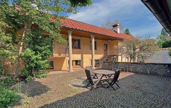 Wymarzone mieszkanie bezpośrednio nad Renem – wysokiej jakości gruntownie odnowione w Köln-Rodenkirchen – Außenansicht Terrasse