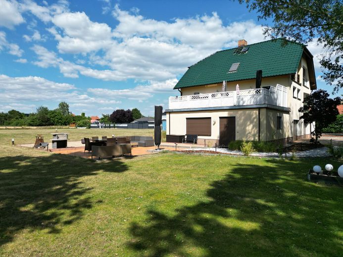 NEU! Ikonische, lichtdurchflutete Landhaus Villa mit Einliegerwohnung & mögl. Grundstkserweiterung – Foto 7