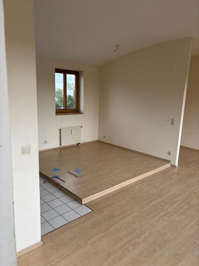Provisionsfreies 1,5-Zimmer Dachstudio mit 4% Rendite in hervorragender Lage - in Renovierung – Wohnen/Essen - aktuell