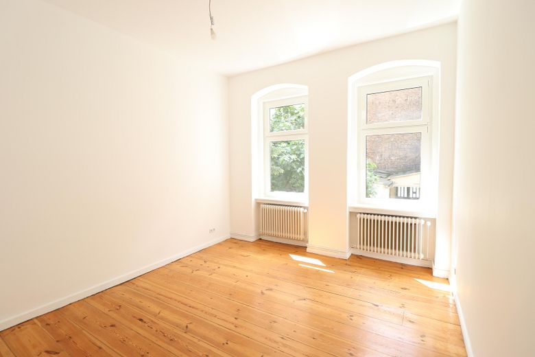 Frisch sanierte 2-Zimmer Altbauwohnung im Brüsseler Kiez | mit Balkon – Zimmer 2