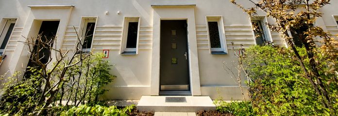 Modernes Townhouse im historischen Herzen von Potsdam mit Terrasse & TG-Stellplatz – Eingangsbereich