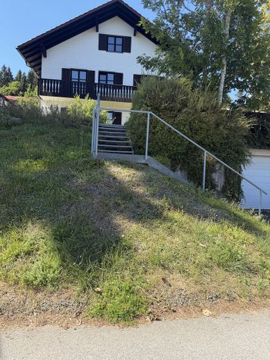 Spaziosa casa unifamiliare con appartamento indipendente e vista panoramica da sogno – Foto 2