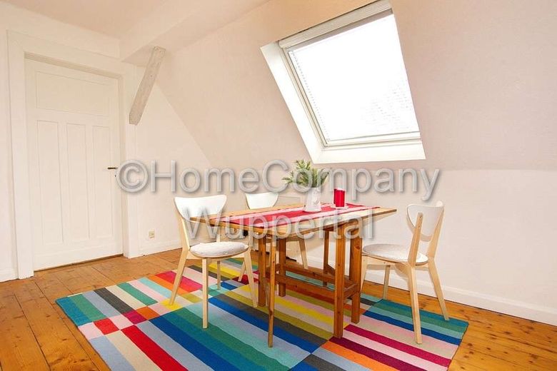 Moderne Dachgeschosswohnung mit DSL und PKW-Stellplatz in W-Ronsdorf – 05685c557eea68a9ebdd805325bd518bb7dc26d3.jpg