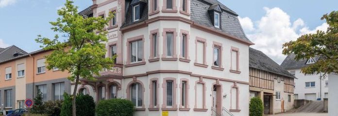 Villa Luise (kein Denkmalschutz) · Historisches Mehrfamilienhaus mit 3 Wohneinheiten und Nebenhaus