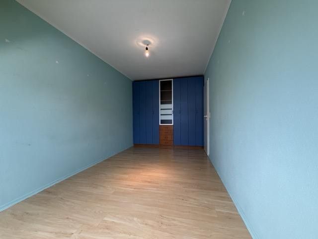 Modernes Familien-Reihenhaus in ruhiger Lage von Regensburg-Burgweinting – 6c_Zimmer Kind2 Einbauschrank