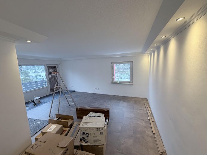 Wohnzimmer mit Zugang Balkon